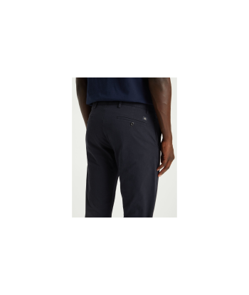 Men's Slim Tapered Fit Smart 360 Flex Alpha Chino Pants Venez découvrir notre 